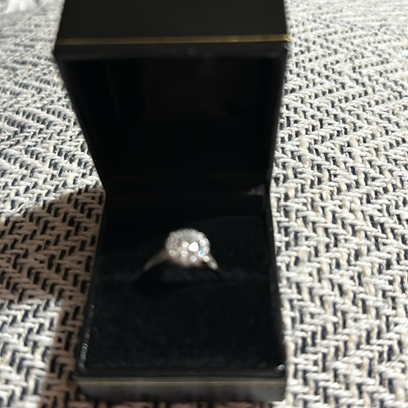 Diamond Ring in 14k White Gold - Picture 5 of 6